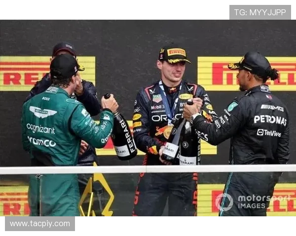 F1赛季风云再起：新车发布、车队换将、冠军争夺战激烈升级