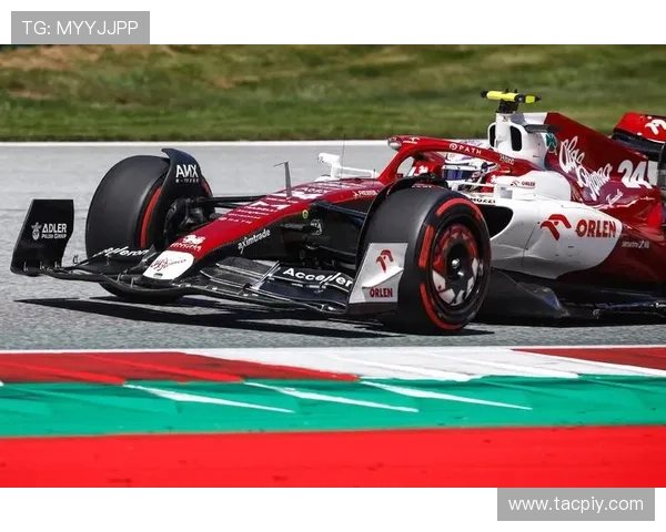 新赛季F1车队阵容与技术革新引发全球车迷广泛热议与高度期待之中